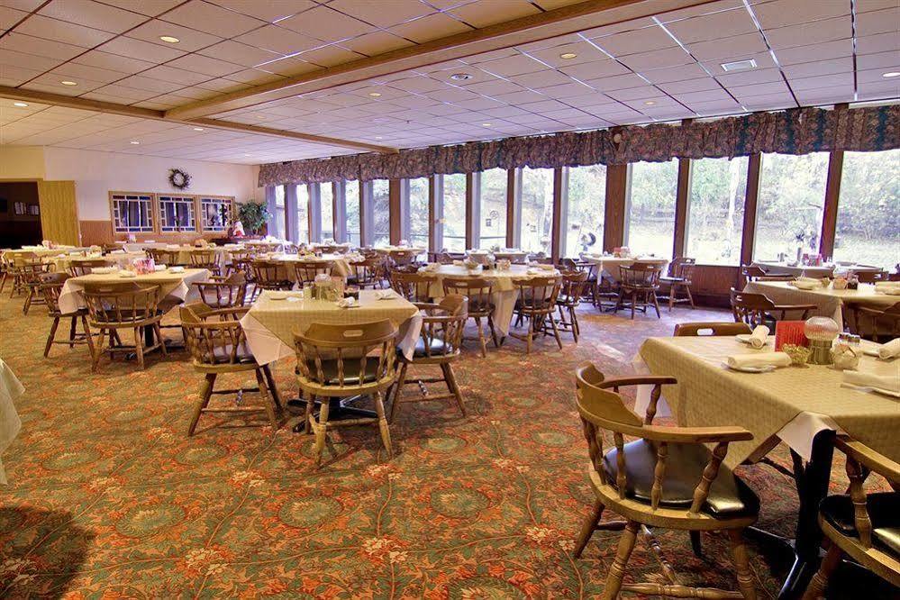 Voyageur Inn And Conference Center Reedsburg Restaurace fotografie